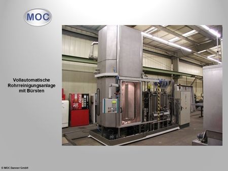 Vollautomatische Rohrreinigungsanlage mit Bürsten